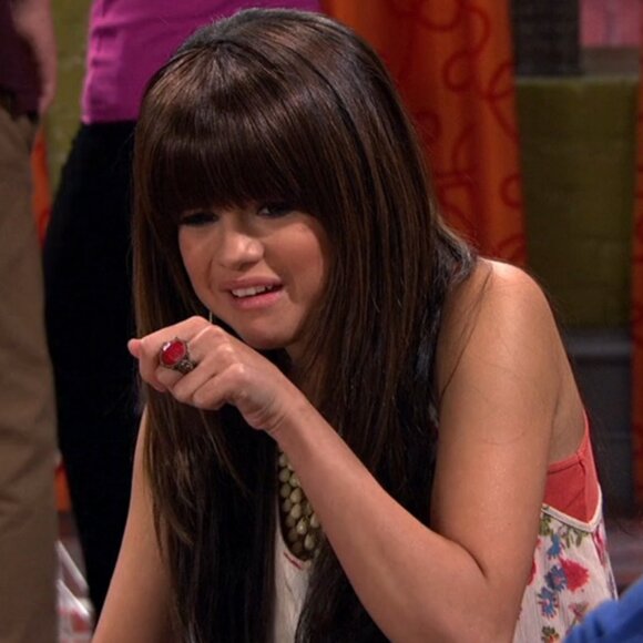 Gold Tone Ring With Red / Orange Stones ASO Alex Russo - Picture 8 of 9